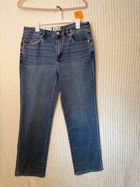 NWT Seven7 Jeans size 8 medium wash